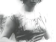 Penari yang di rumput.