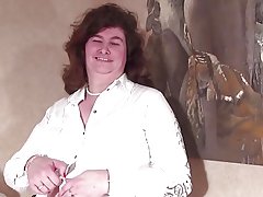 Big tua nenek dengan berbulu vagina