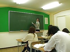 Sayang dia kecil payudara mencium dan vagina dijilat oleh stud